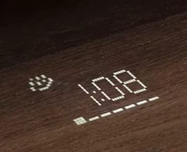 světelný paprsek na podlaze