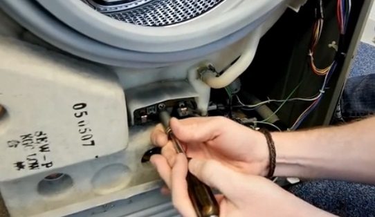 irrota lämmityselementin mutteri