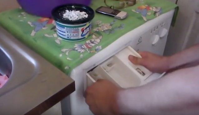 tálcát az Indesit mosógépben