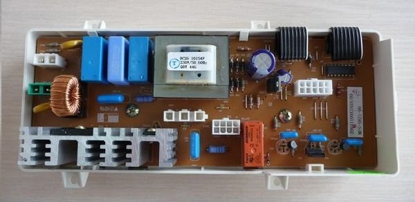 Ovládací modul pračky Samsung se může rozbít
