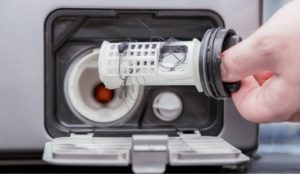 Čištění odpadního filtru v SM Bosch