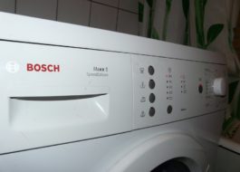 Sejmutí horního krytu z SM Bosch
