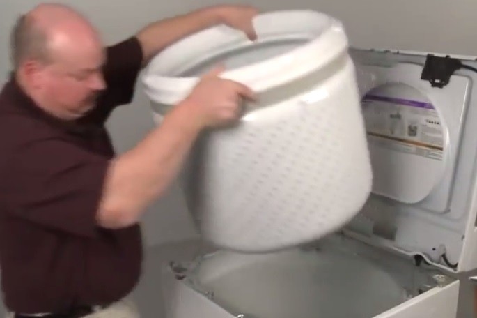 vyjměte nádrž