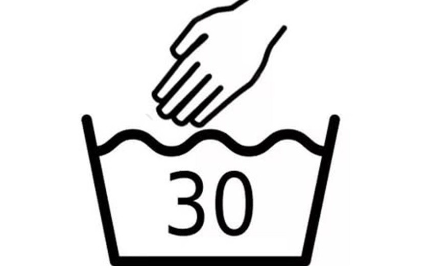 Lze prát pouze ve studené vodě 30 stupňů