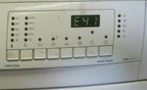 Chyba E41 v pračce Electrolux