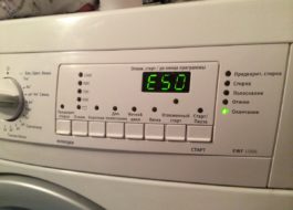 Chyba E50 v pračce Electrolux