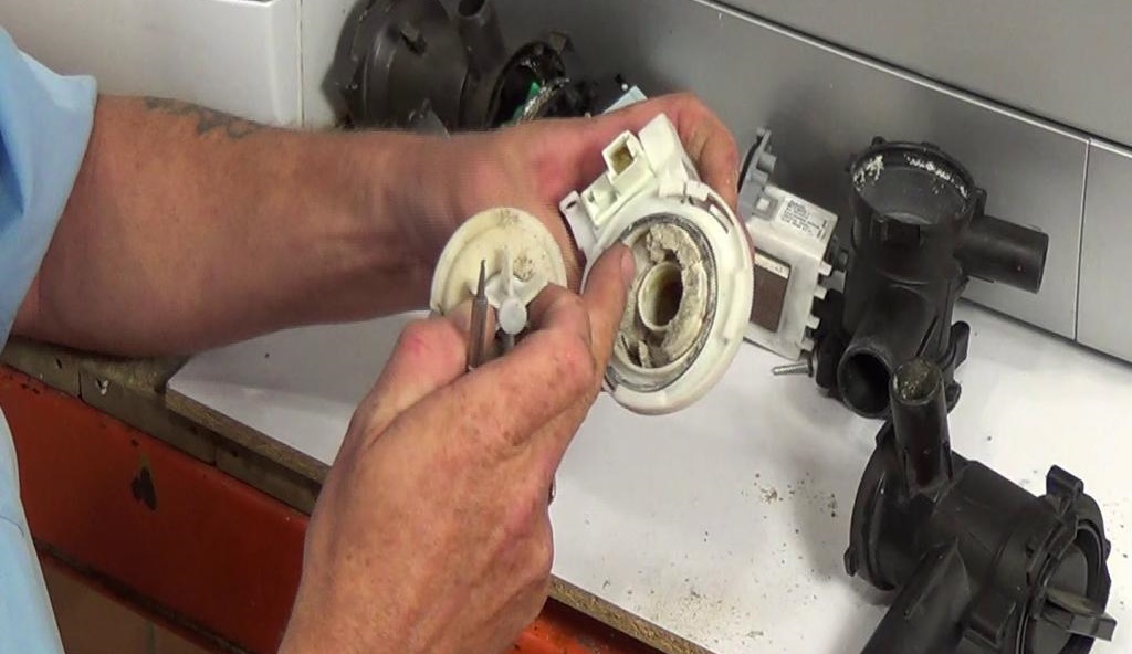 cleaning the cochlea and the LG SM pump