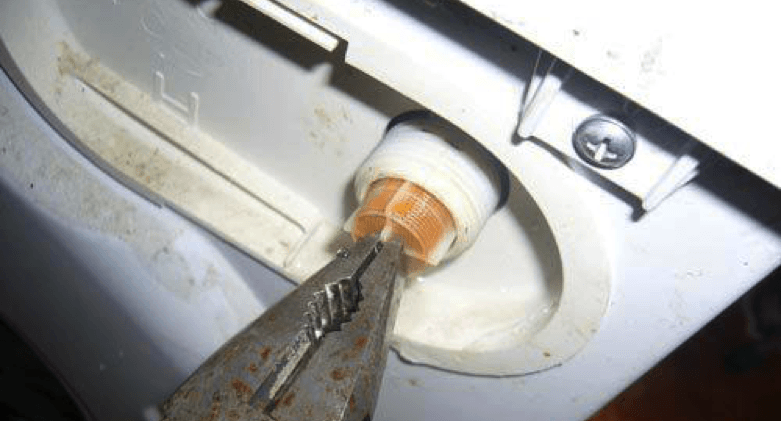 Vyčistěte filtr sacího ventilu Zanussi