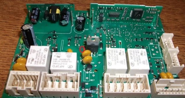 byly problémy s elektronickou deskou