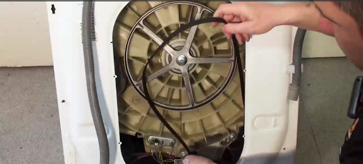 výměna hnacího řemenu za Indesit