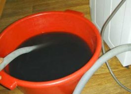 Jak vypustit vodu z pračky Indesit