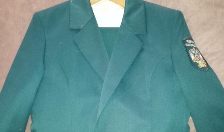 jak prát uniformu státního zaměstnance