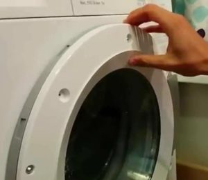 Jak otevřít pračku Atlant, pokud je zamčená?