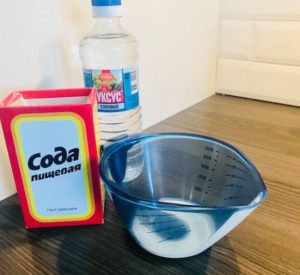 Jak čistit pračku octem a sodou?