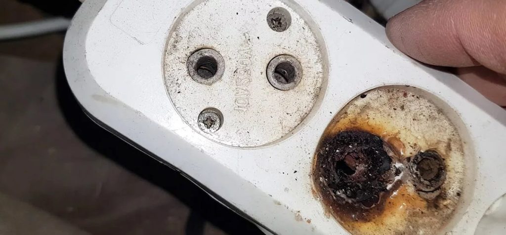 prodlužovací kabel se může vznítit 