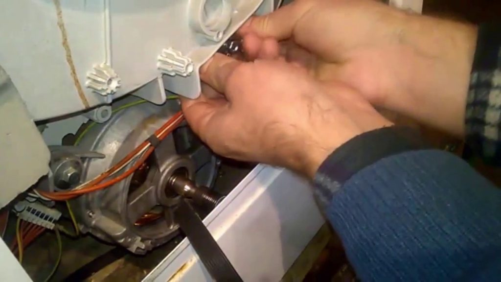 jak odstranit motor stroje Kandy