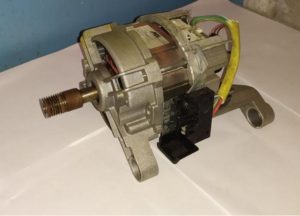 Jak zkontrolovat motor pračky Zanussi?