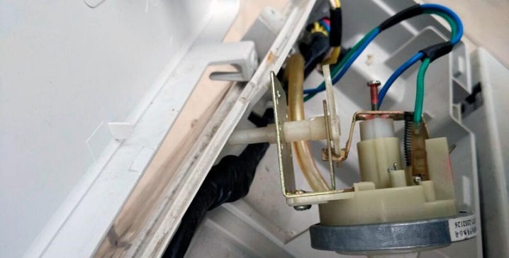 kontrola tlakového spínače SM Electrolux