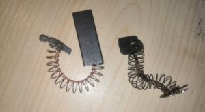 Kartáče motoru Electrolux jsou opotřebované