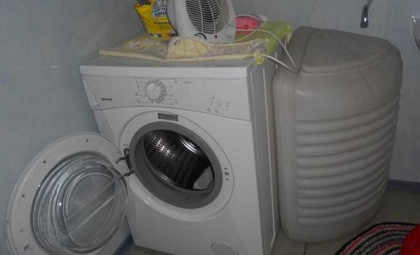машината заема много място