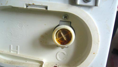 zkontrolujte síť ventilů stroje