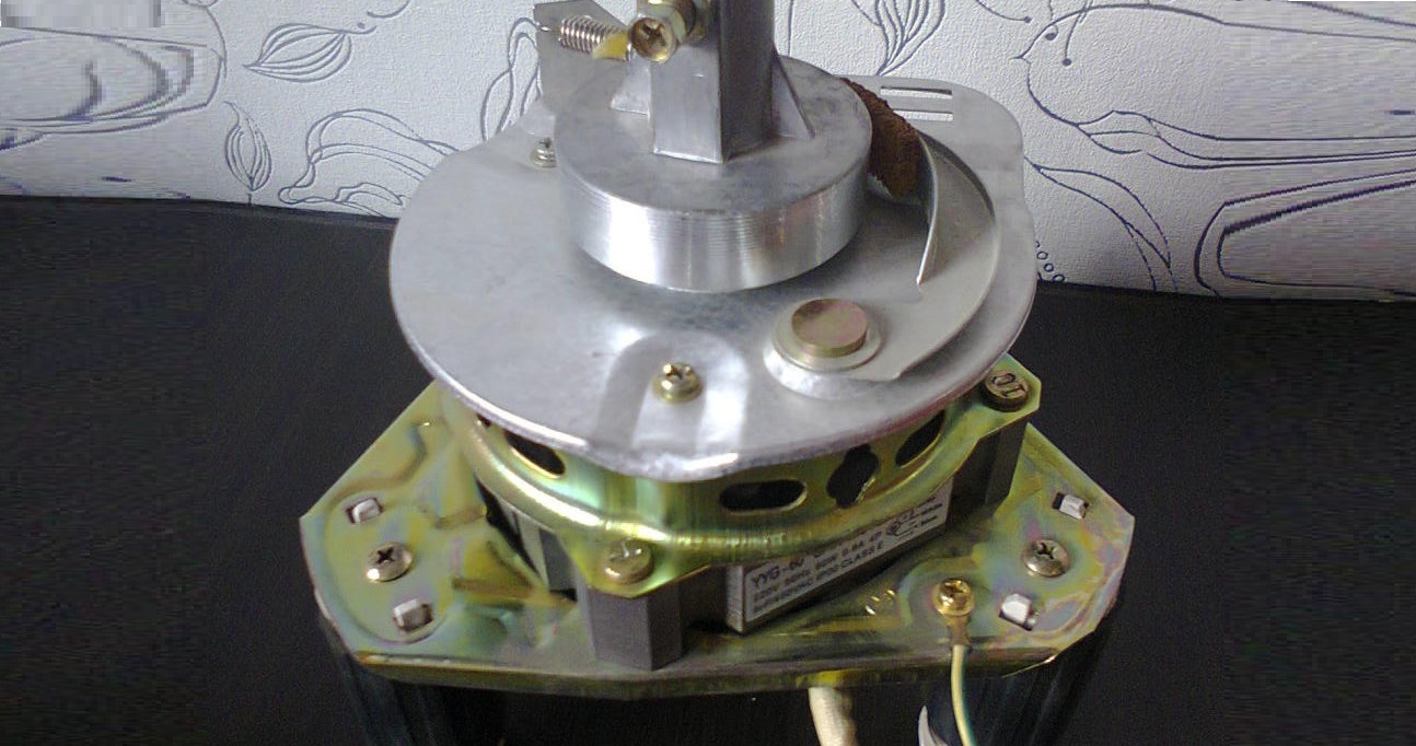 Motor centrifugy selhal