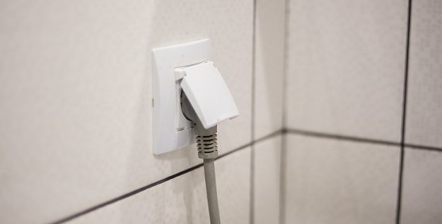 instalace zásuvky odolné proti vlhkosti