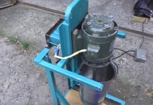 Drtič-sekáček na jablka z pračky