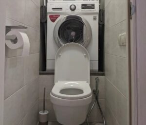 Instalace pračky na toaletu