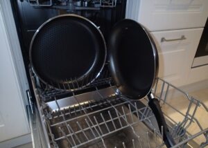 Lze pánev Tefal mýt v myčce na nádobí?