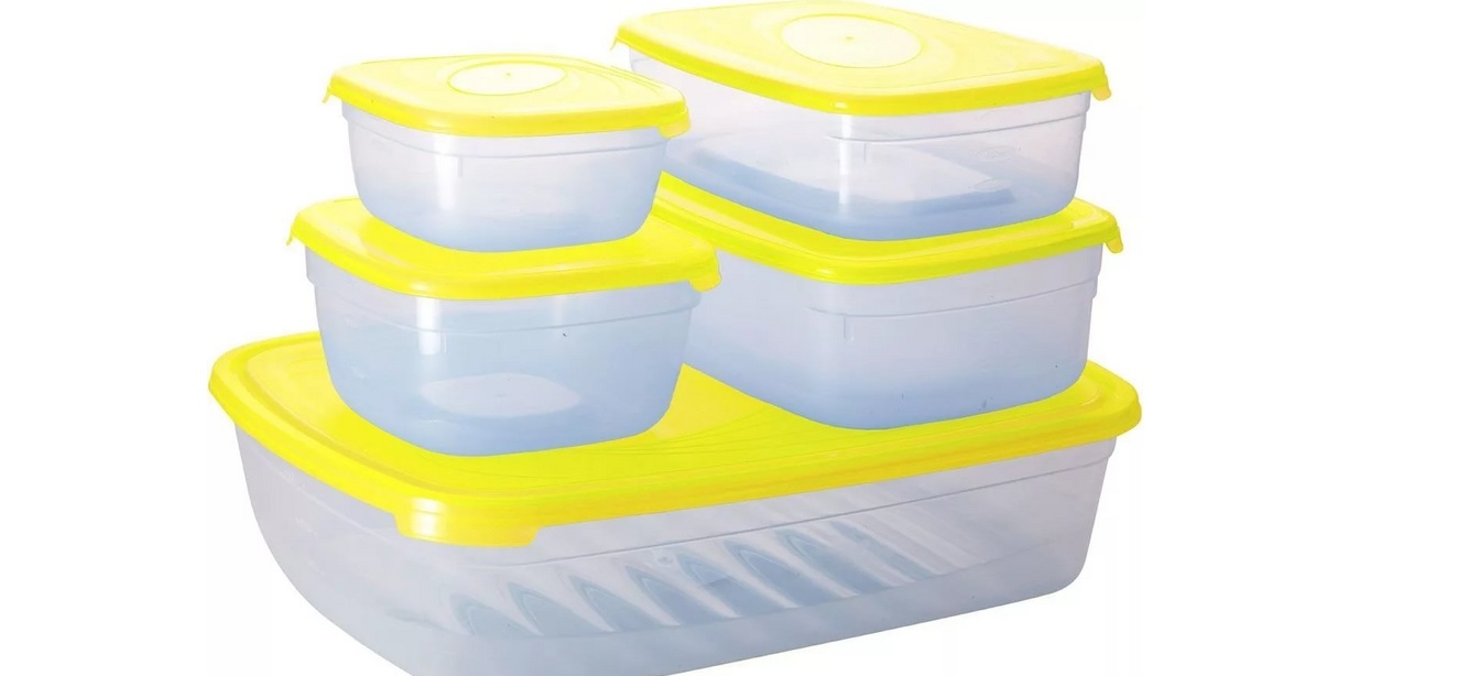 zhodnotit plast nádoby vizuálně a hmatem