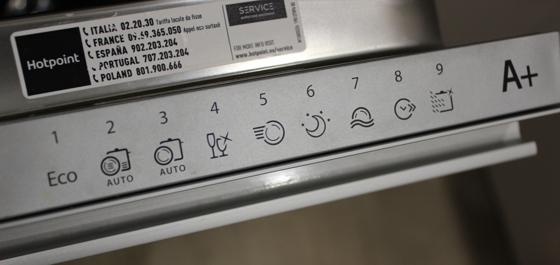 ikony na panelu od konce Hotpoint-Ariston PMM
