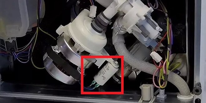 kde je umístěn PMM kondenzátor?