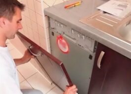 Jak vyjmout přední část z myčky
