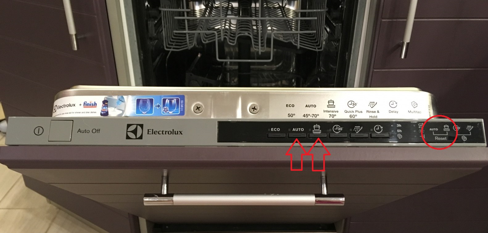 jaká tlačítka restartují PMM Electrolux