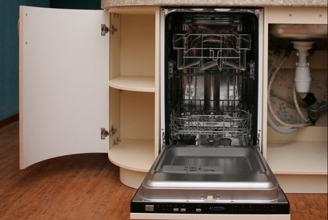 kam nainstalovat myčku Hotpoint Ariston