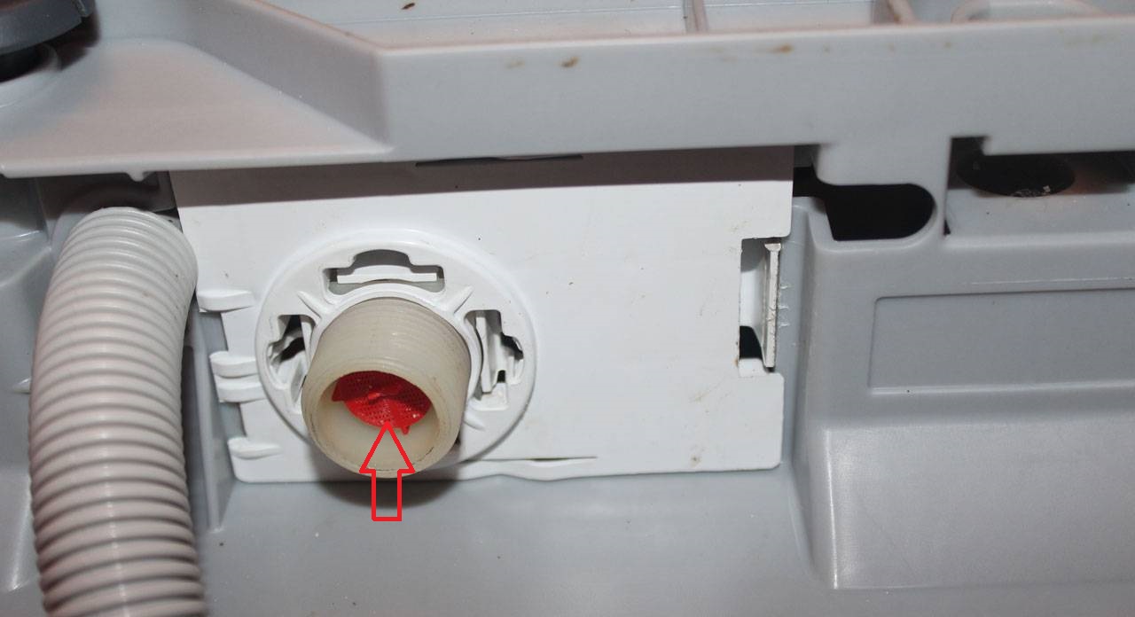 Čištění filtru plnicího ventilu myčky