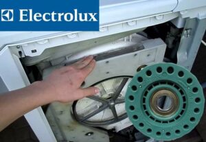 Jak vyměnit ložisko v pračce Electrolux s horním plněním